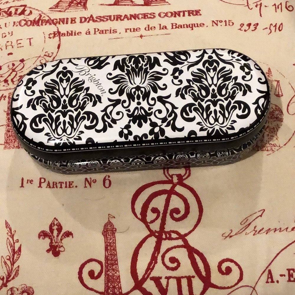 Brighton glasses case